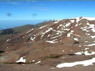 Vista de monta�a con zonas de nieve