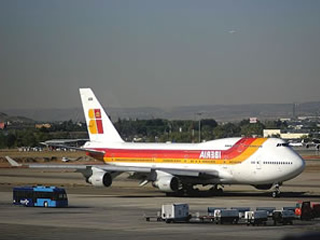 Avi�n en aeropuerto